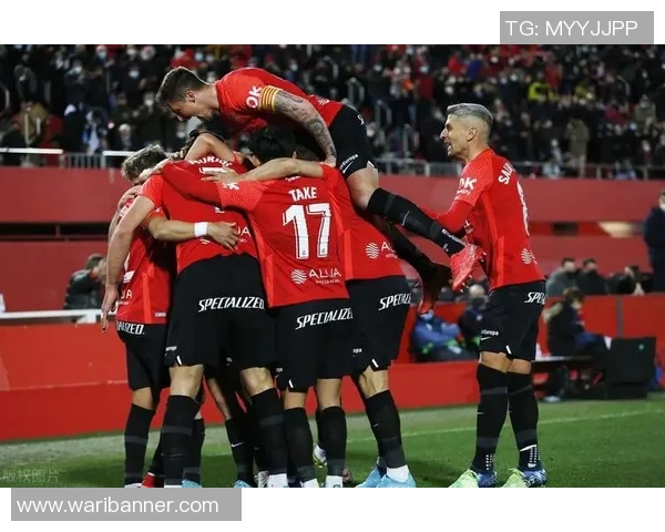 飓风队与亚自由队激战正酣比分胶着精彩瞬间回顾与分析